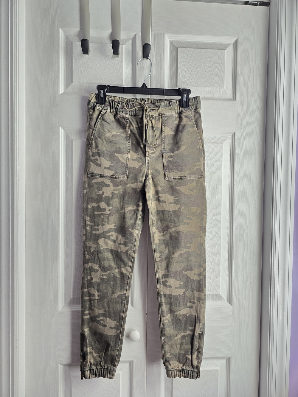 American Eagle Camo Joggers in Olive and Tan Size US4 Short Length 36in